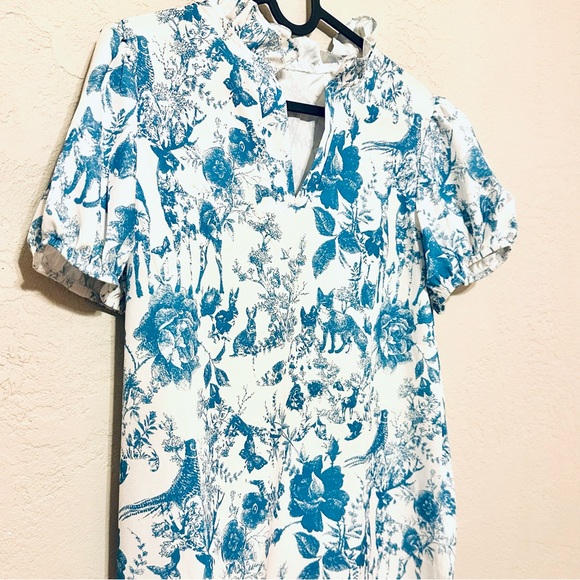 Cherry Betty Toile Floral Blue Top size Medium NWT - Picture 2 of 10